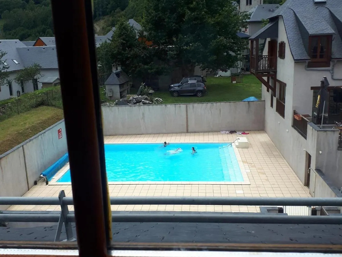 Charmant 2 Pieces Cabine Renove Avec Piscine A Vignec, 6 Personnes - Fr-1-504-596 0*, 维格奈科